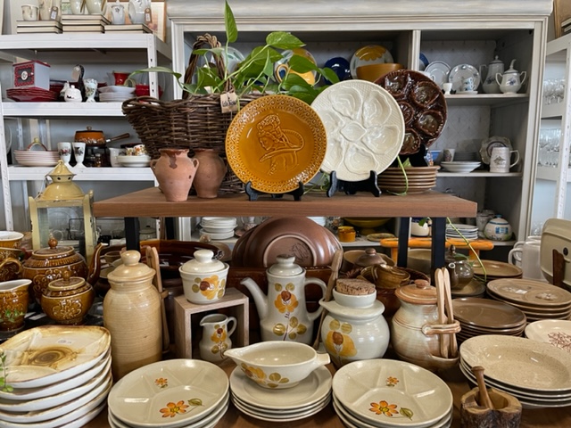 Vaisselle, objets de décoration et objets culturels