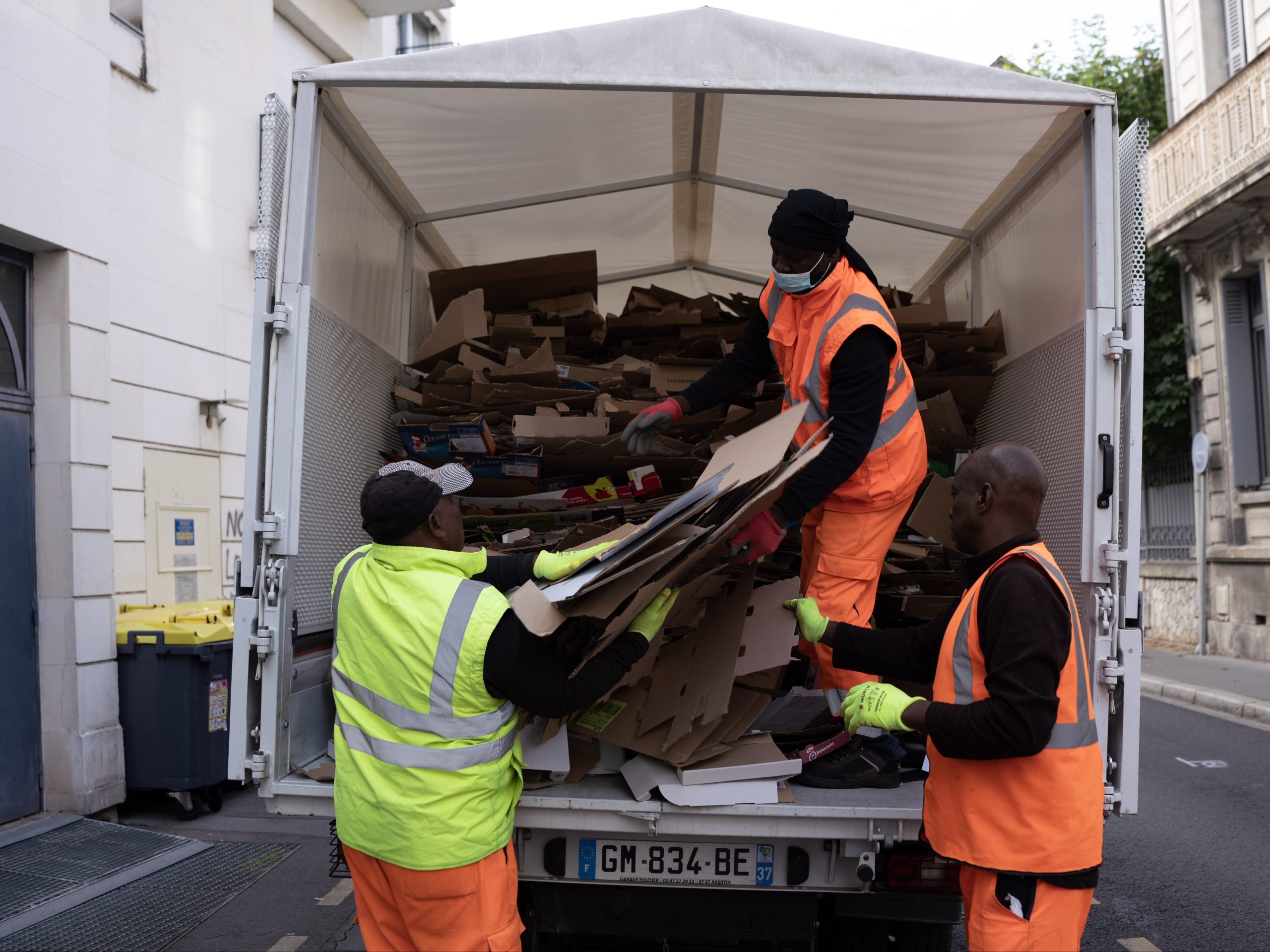 Collecte de papiers, cartons, biodéchets pour les entreprises ou collectivités